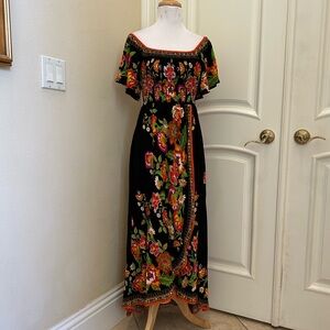 NWOT Flying Tomato floral pattern maxi dress